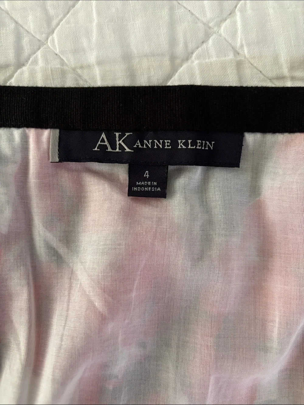 Anne Klein White Midi Skirt with Red Floral Print and Black Waist Tie Bow